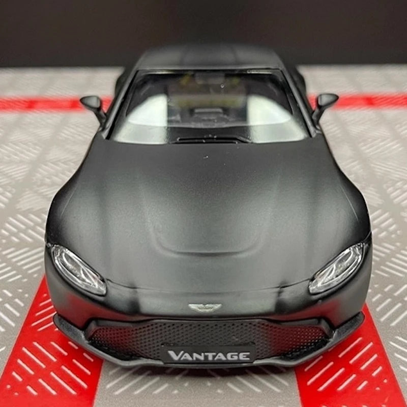 [TOY] 1:36 Aston Martin 2018 Vantage Black Model Car Die-Cast