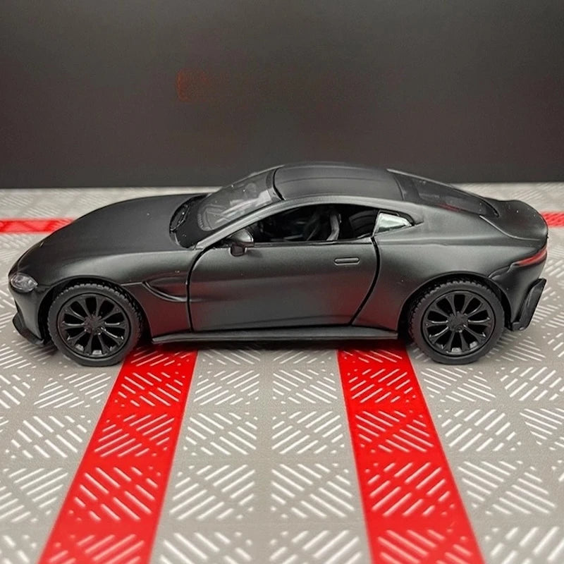 [TOY] 1:36 Aston Martin 2018 Vantage Black Model Car Die-Cast
