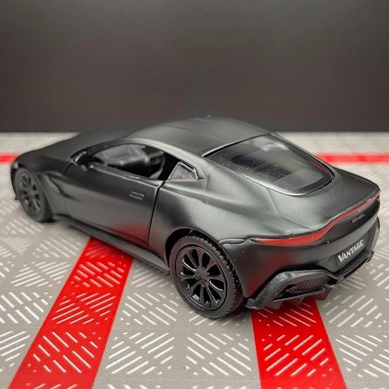 [TOY] 1:36 Aston Martin 2018 Vantage Black Model Car Die-Cast