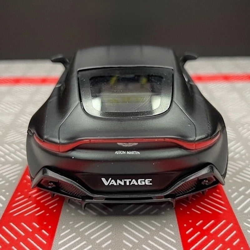 [TOY] 1:36 Aston Martin 2018 Vantage Black Model Car Die-Cast