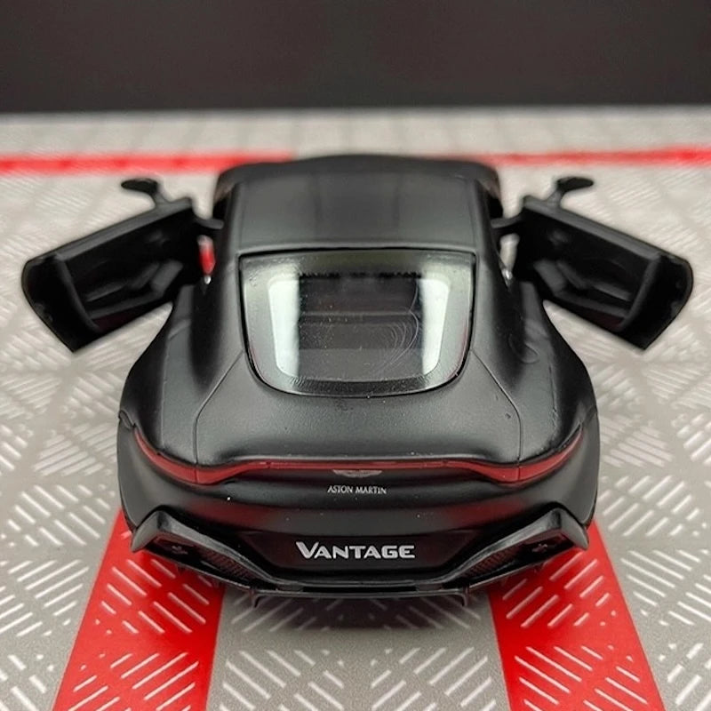 [TOY] 1:36 Aston Martin 2018 Vantage Black Model Car Die-Cast