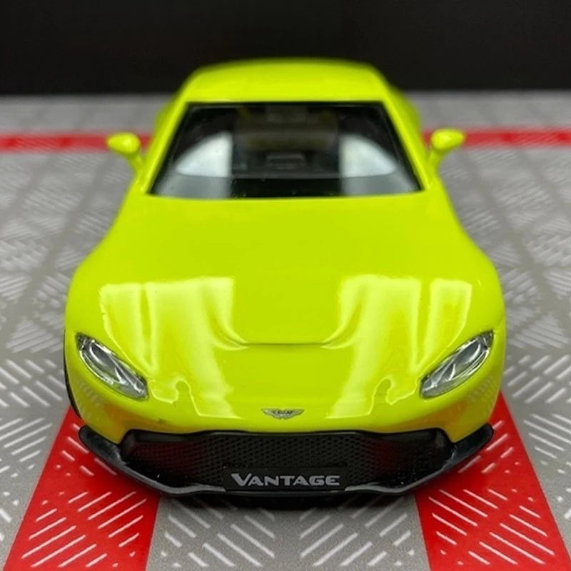 [TOY] 1:36 Aston Martin 2018 Vantage Green Model Car Die-Cast