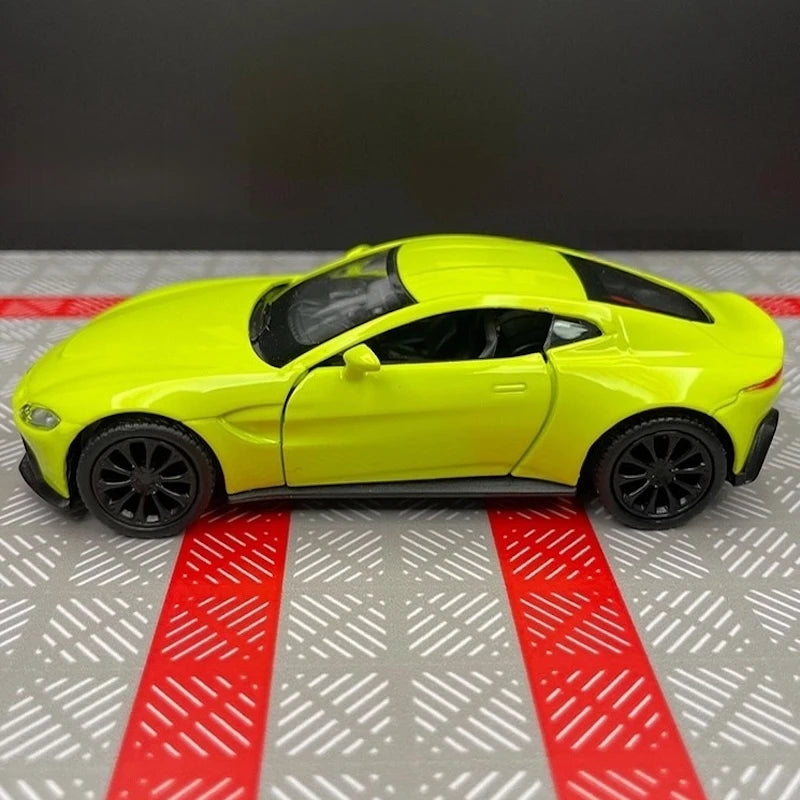 [TOY] 1:36 Aston Martin 2018 Vantage Green Model Car Die-Cast