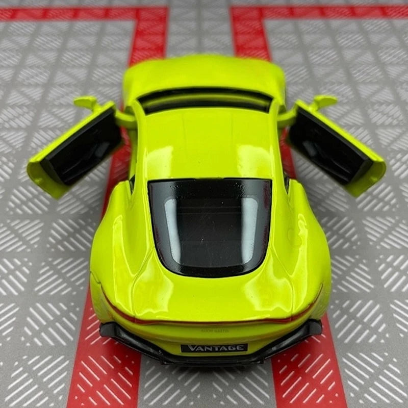 [TOY] 1:36 Aston Martin 2018 Vantage Green Model Car Die-Cast