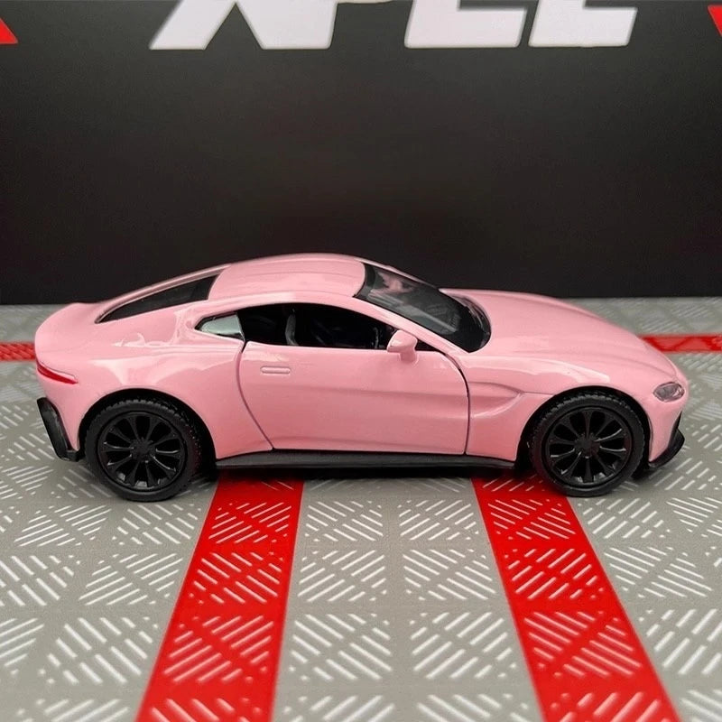 [TOY] 1:36 Aston Martin 2018 Vantage Pink Model Car Die-Cast