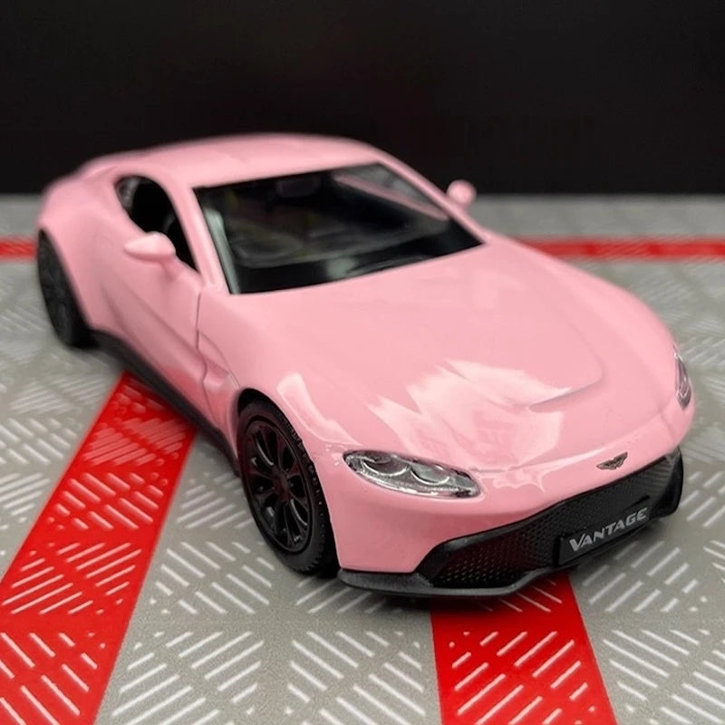 [TOY] 1:36 Aston Martin 2018 Vantage Pink Model Car Die-Cast