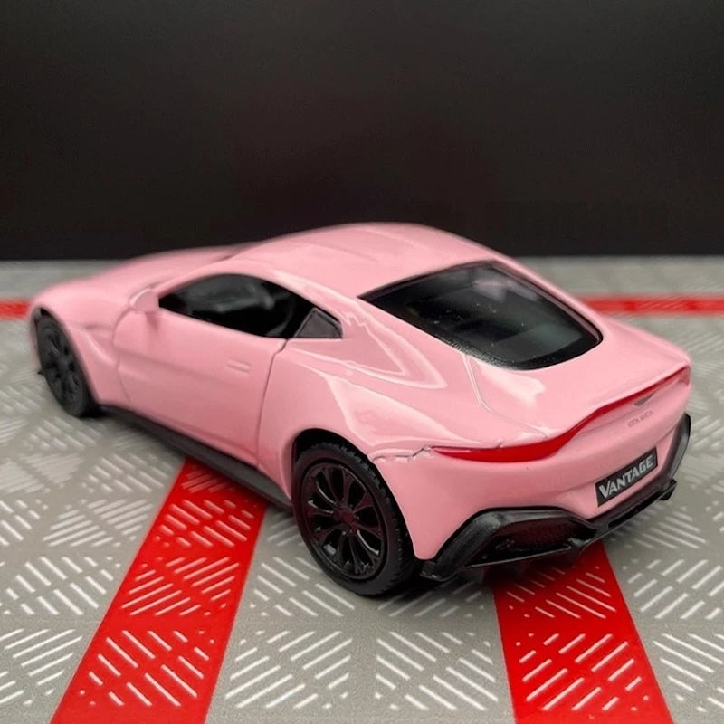 [TOY] 1:36 Aston Martin 2018 Vantage Pink Model Car Die-Cast