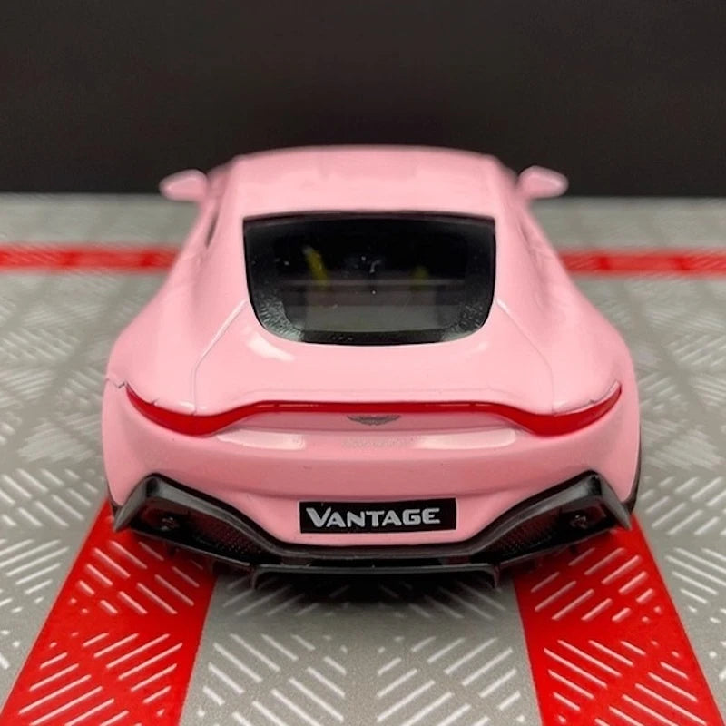 [TOY] 1:36 Aston Martin 2018 Vantage Pink Model Car Die-Cast