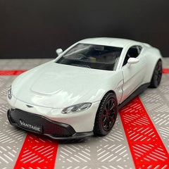 [TOY] 1:36 Aston Martin 2018 Vantage White Model Car Die-Cast