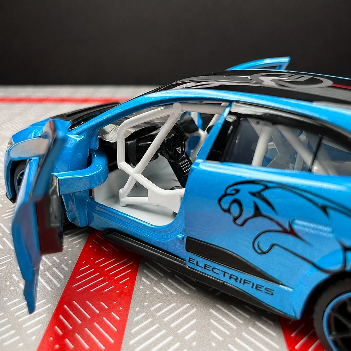 [TOY] 1:36 Jaguar 2018 I-Pace eTrophy blå modellbil Die-Cast