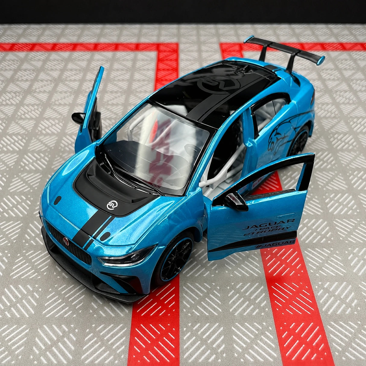 [TOY] 1:36 Jaguar 2018 I-Pace eTrophy blå modellbil Die-Cast