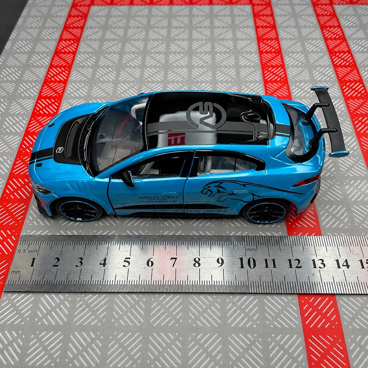 [TOY] 1:36 Jaguar 2018 I-Pace eTrophy blå modellbil Die-Cast