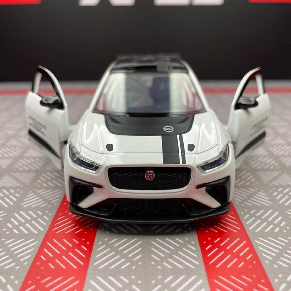 [TOY] 1:36 Jaguar 2018 I-Pace eTrophy White Model Car Die-Cast