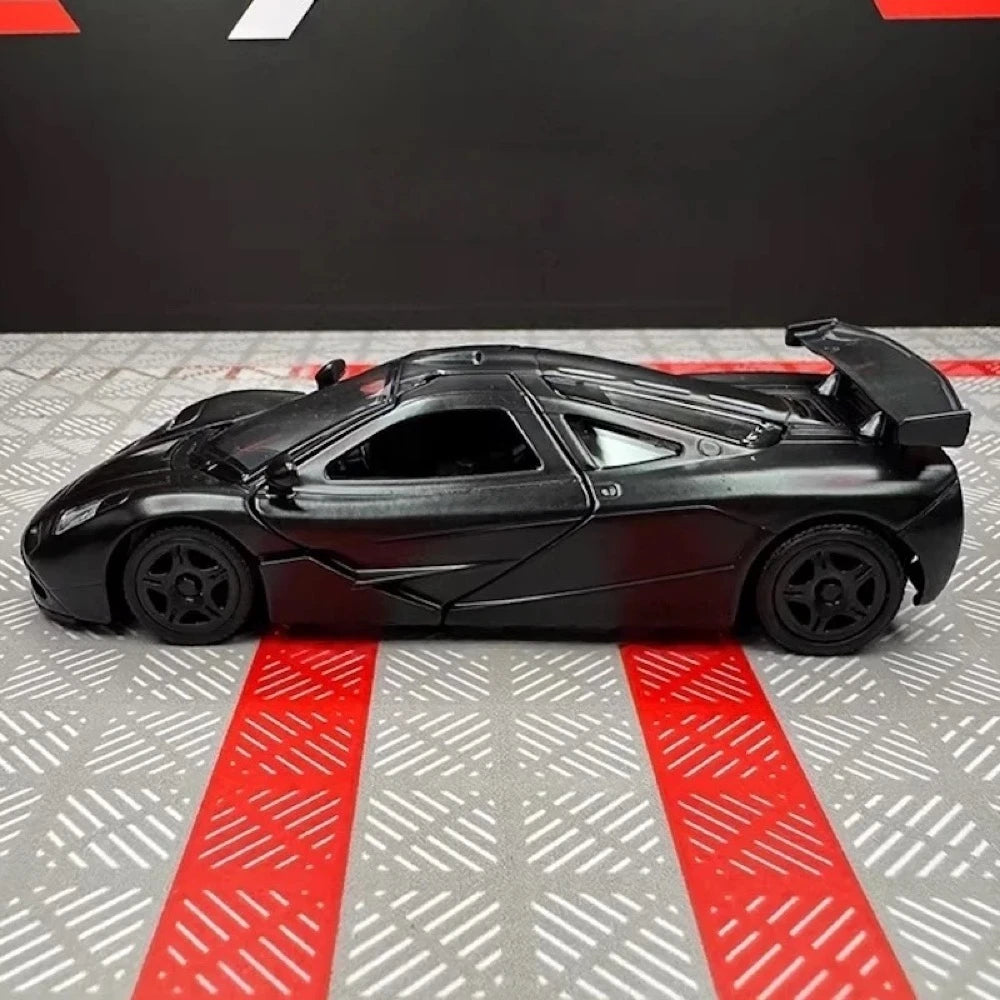 [TOY] 1:36 McLaren 1995 F1 XP5 noir voiture miniature Die-Cast