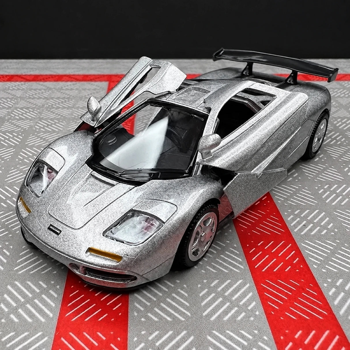McLaren 1995 F1 XP5 실버 1:36 – 다이캐스트 디스플레이 모델 다이캐스트