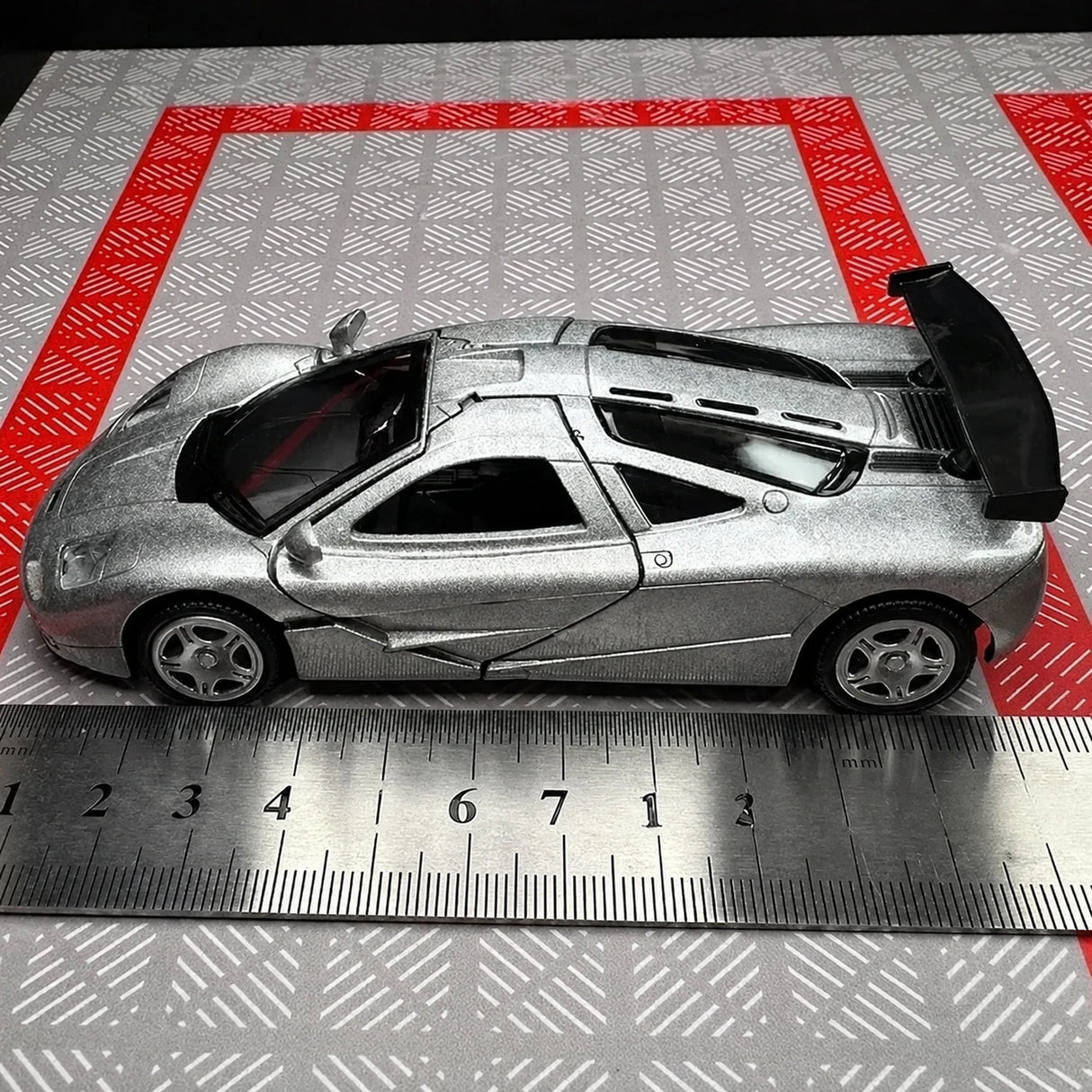 McLaren 1995 F1 XP5 실버 1:36 – 다이캐스트 디스플레이 모델 다이캐스트