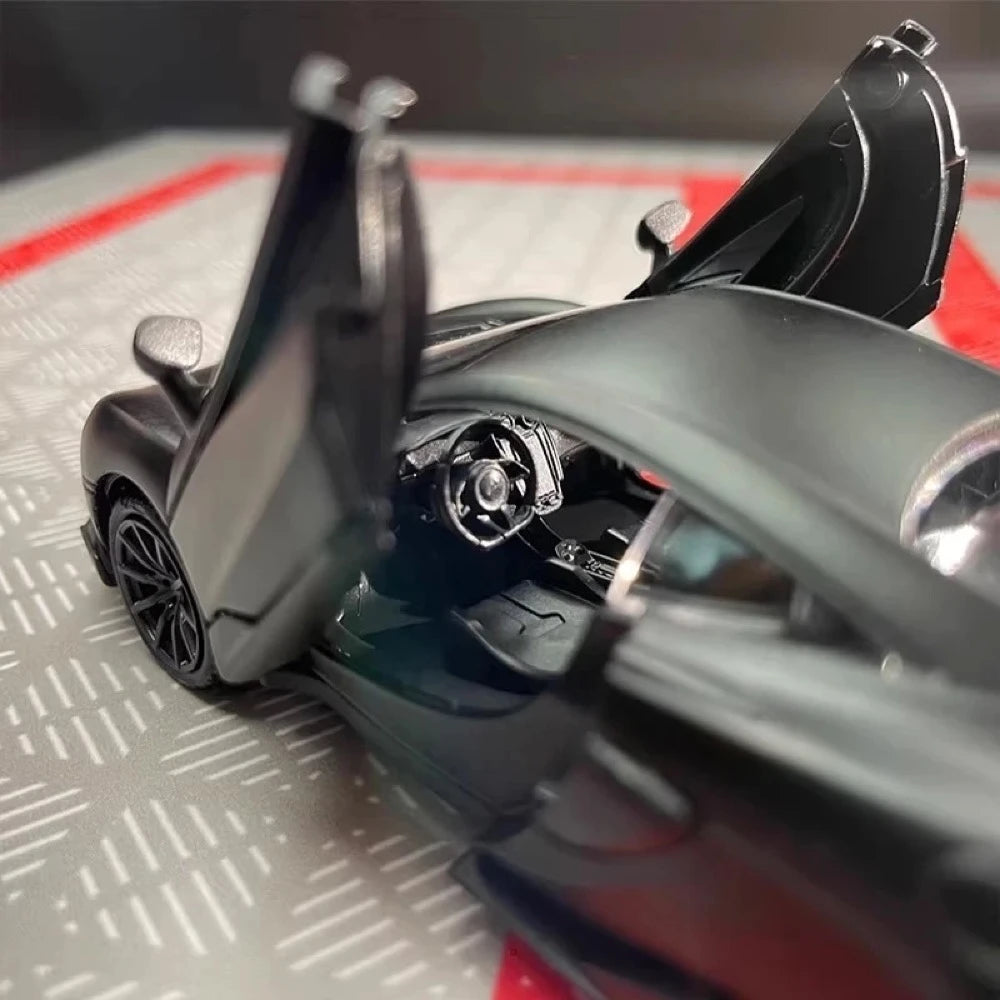 [TOY] 1:36 McLaren 2015 600LT Black Model Car Die-Cast