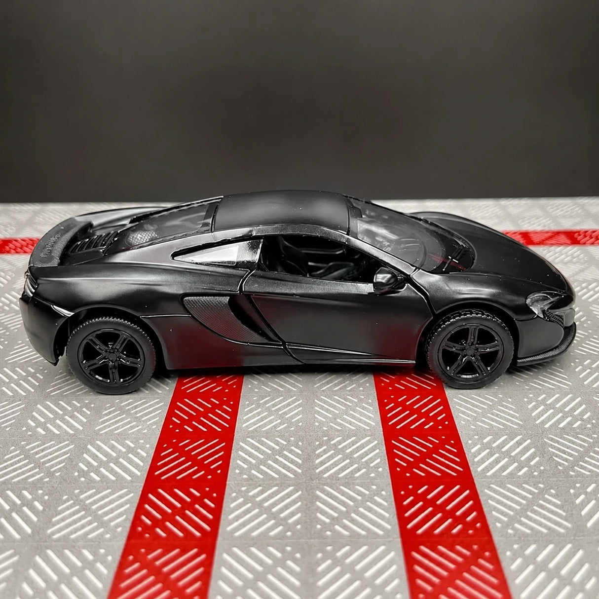[TOY] 1:36 McLaren 2016 650S nero modellino di auto Die-Cast