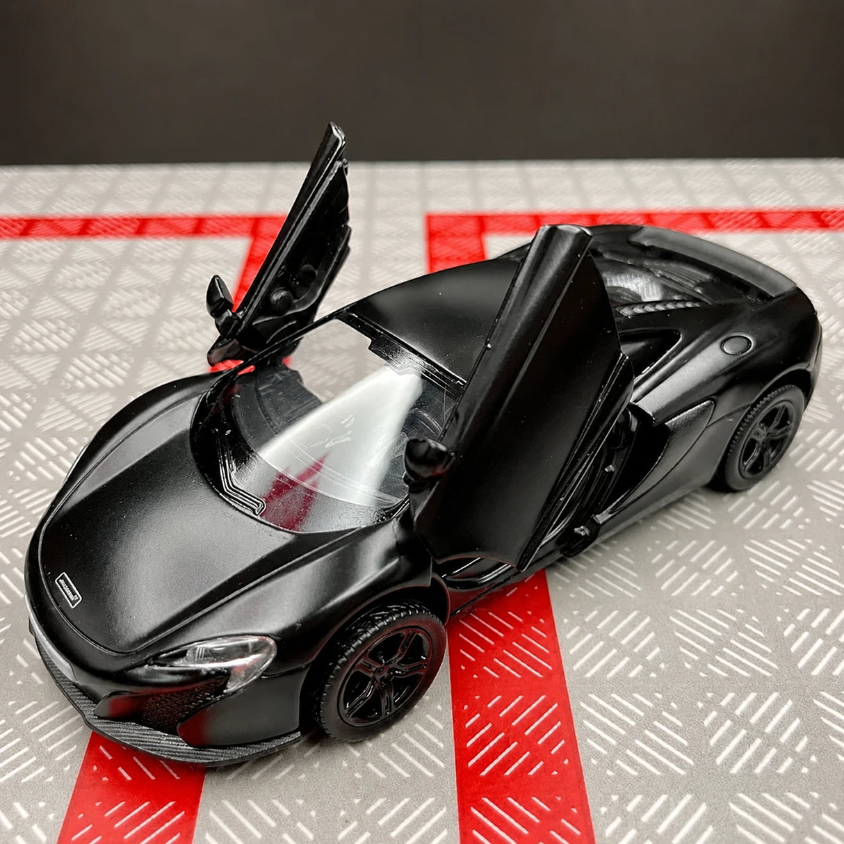 [TOY] 1:36 McLaren 2016 650S nero modellino di auto Die-Cast