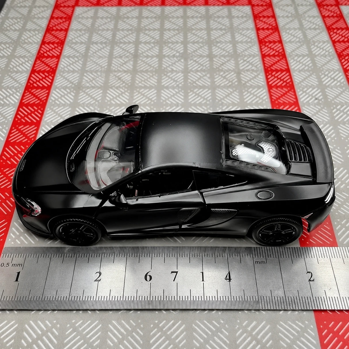 [TOY] 1:36 McLaren 2016 650S nero modellino di auto Die-Cast