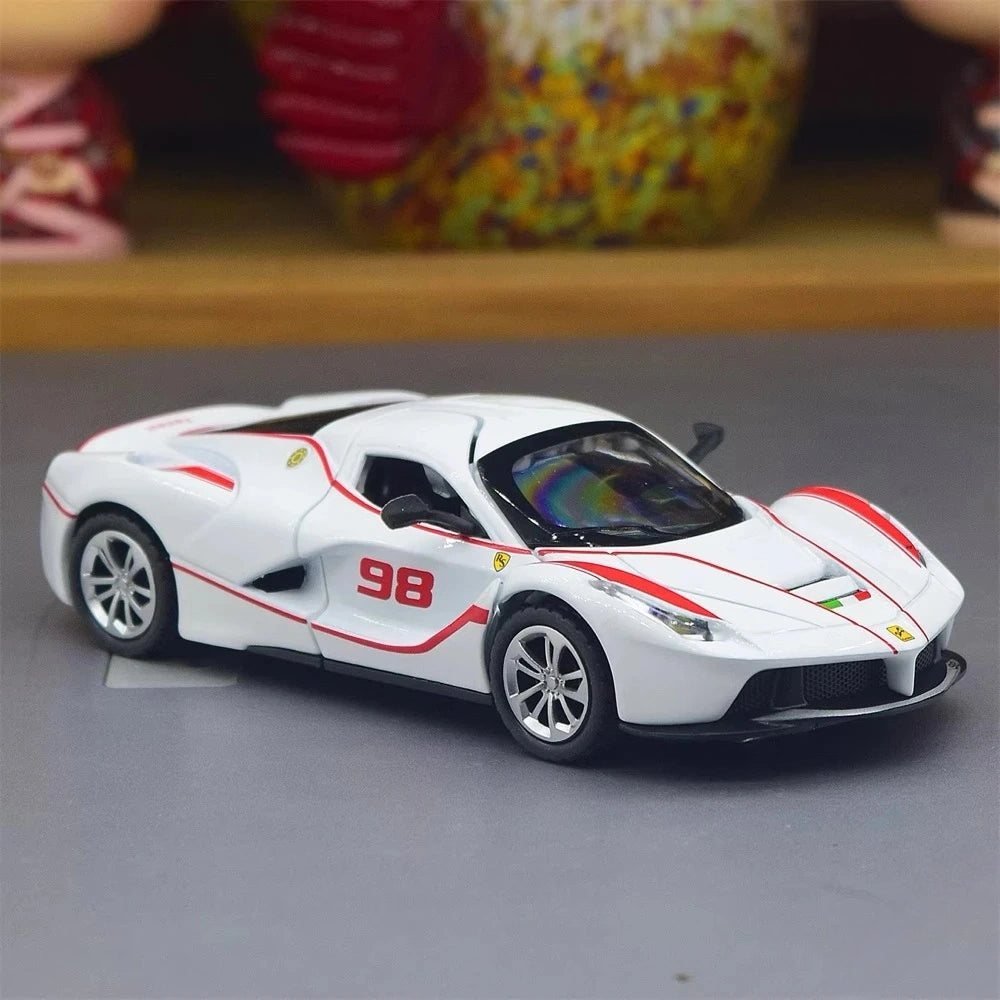[TOY] 1:36 Ferrari 2013 LaFerrari White Model Car Die-Cast
