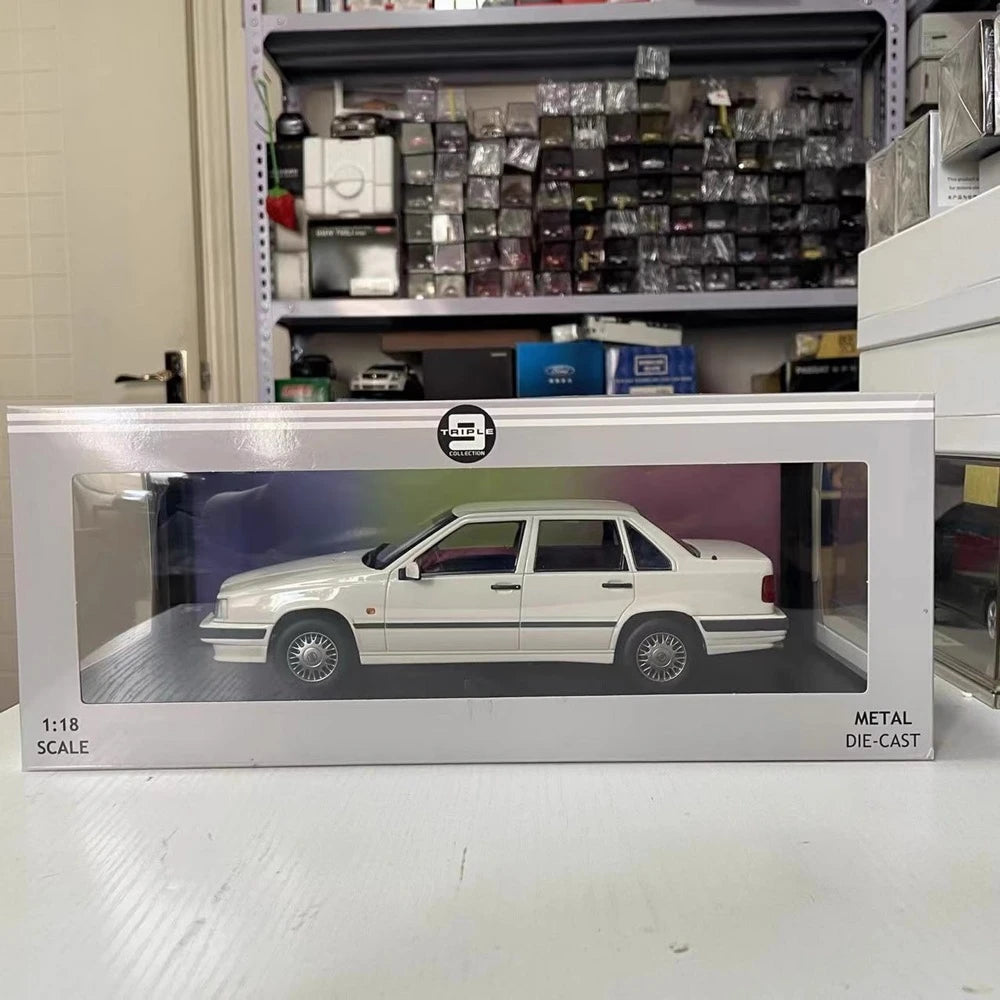 [Triple9] 1:18 Volvo 1993 850 GLE White Model Car Die-Cast