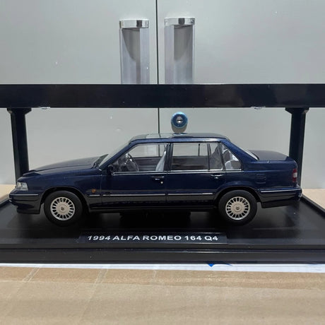 [Triple9] 1:18 Volvo 1996 960 Blue Model Car Die-Cast