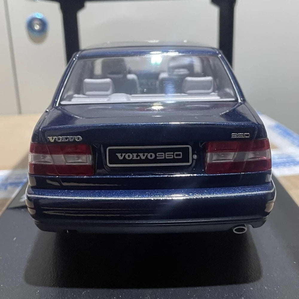 [Triple9] 1:18 Volvo 1996 960 ブルー モデルカー Die-Cast