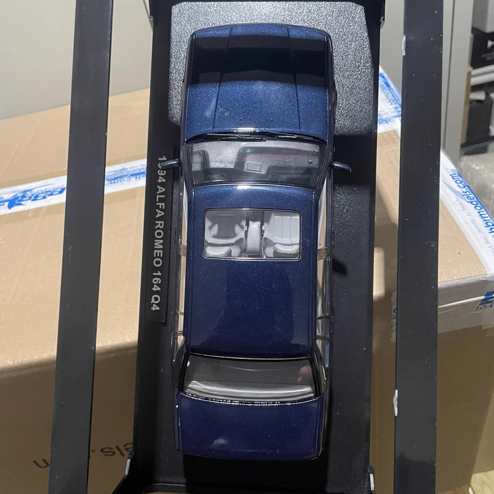 [Triple9] 1:18 Volvo 1996 960 ブルー モデルカー Die-Cast