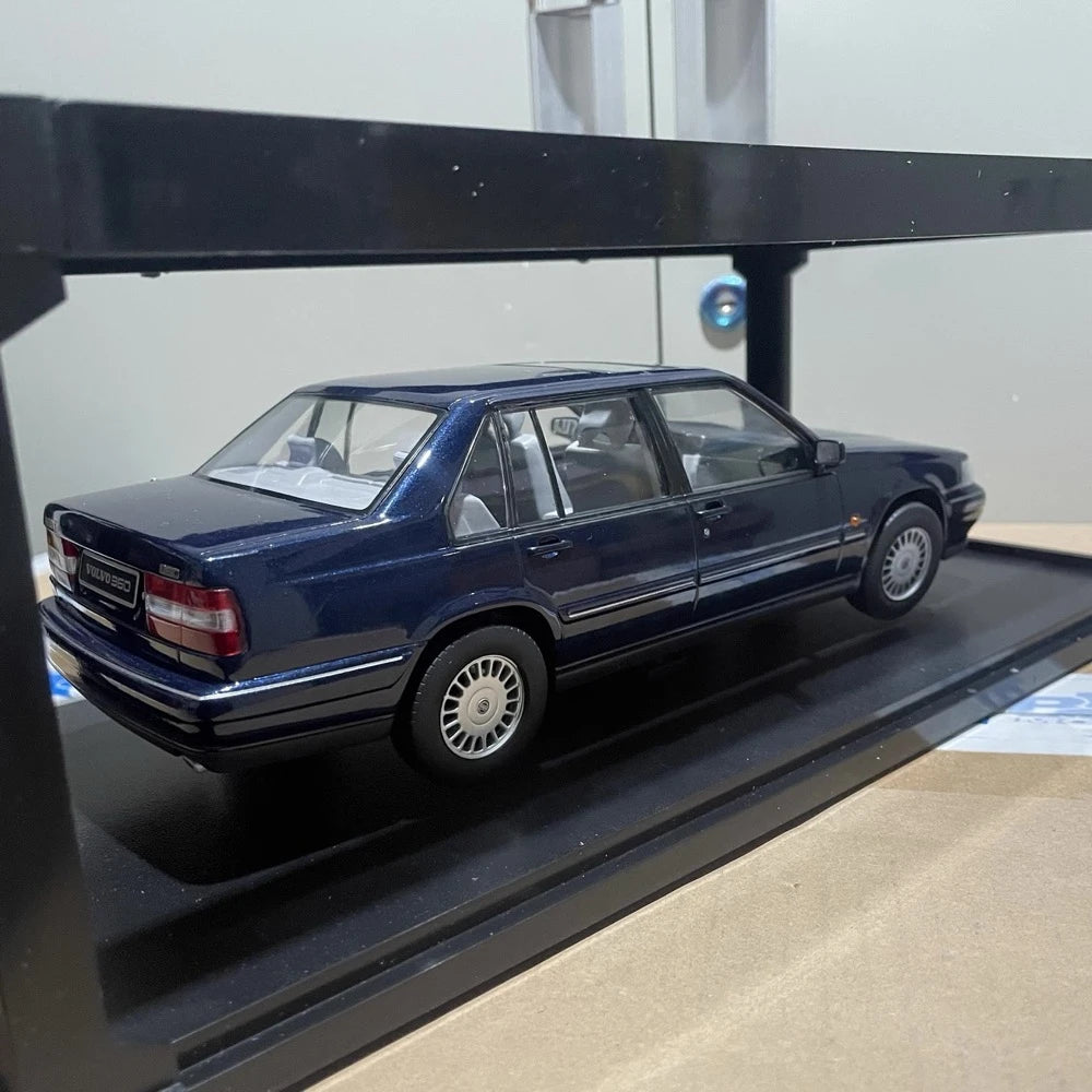 [Triple9] 1:18 Volvo 1996 960 ブルー モデルカー Die-Cast