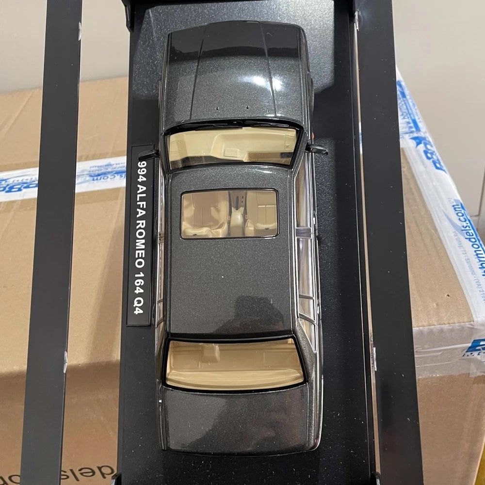 [Triple9] 1:18 Volvo 1996 960 grigio modellino di auto Die-Cast