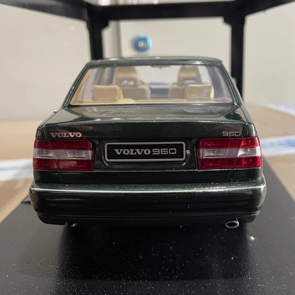 [Triple9] 1:18 Volvo 1996 960 Green Model Car Die-Cast