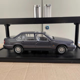 [Triple9] 1:18 Volvo 1996 960 paars modelauto Die-Cast