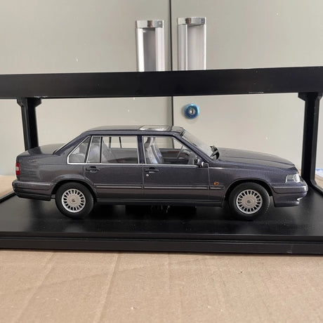 [Triple9] 1:18 Volvo 1996 960 Purple Model Car Die-Cast