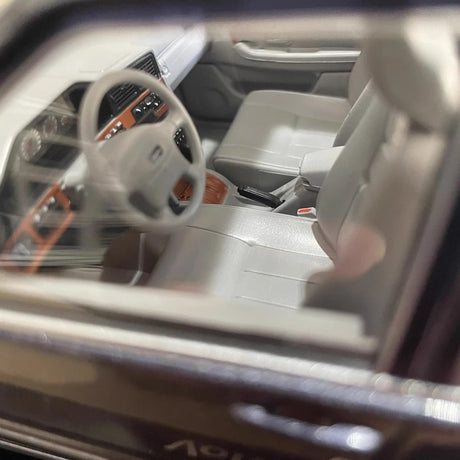 [Triple9] 1:18 Volvo 1996 960 Purple Model Car Die-Cast