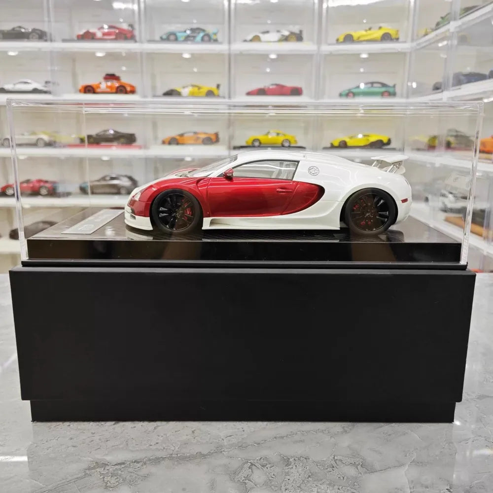 [Ultra Unique] 1:18 Bugatti 2005 Veyron White & Red Model Car Resin