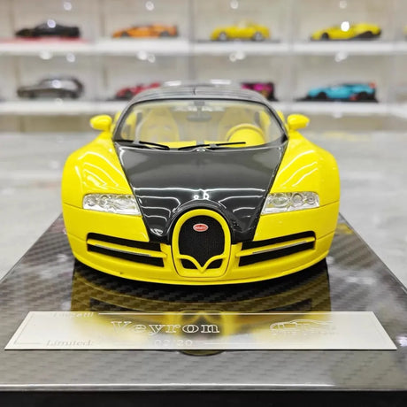 [Ultra Unique] 1:18 Bugatti 2005 Veyron Yellow Model Car Resin
