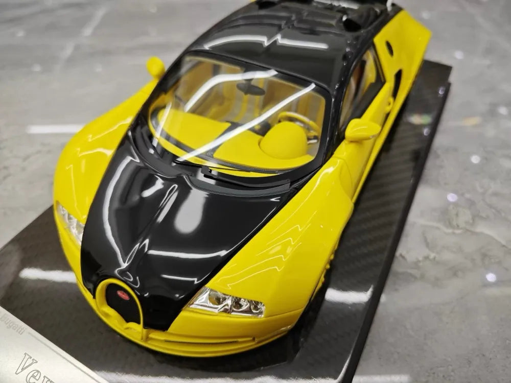 [Ultra Unique] 1:18 Bugatti 2005 Veyron Yellow Model Car Resin