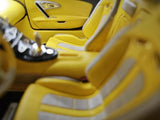 [Ultra Unique] 1:18 Bugatti 2005 Veyron Yellow Model Car Resin