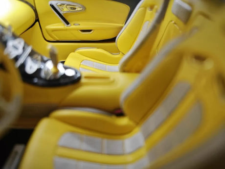 [Ultra Unique] 1:18 Bugatti 2005 Veyron Yellow Model Car Resin