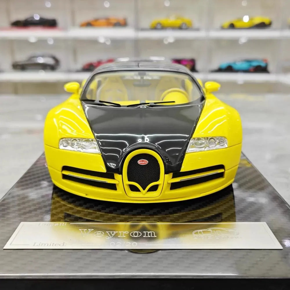 [Ultra Unique] 1:18 Bugatti 2005 Veyron Yellow Model Car Resin