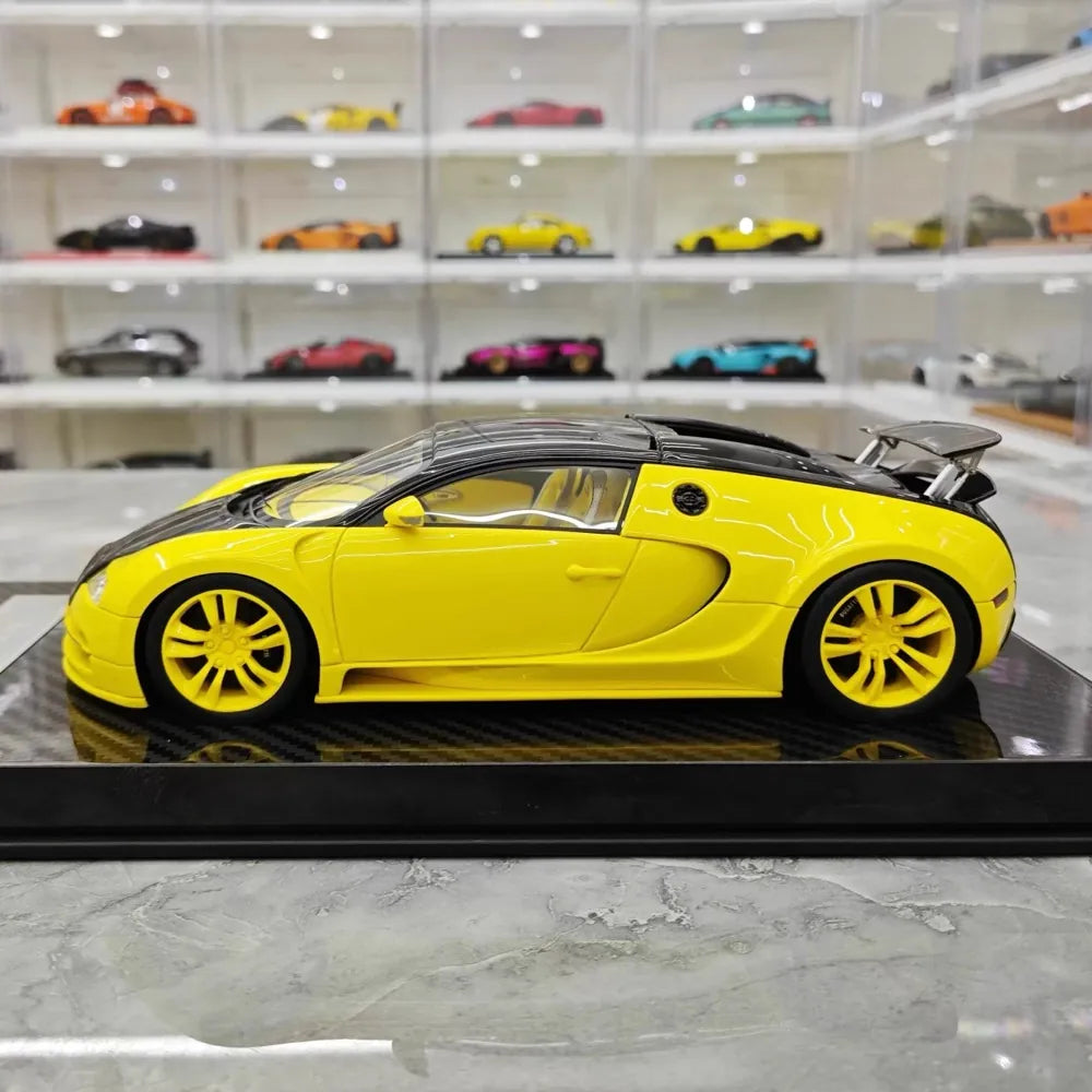 [Ultra Unique] 1:18 Bugatti 2005 Veyron Yellow Model Car Resin