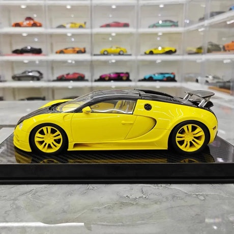 [Ultra Unique] 1:18 Bugatti 2005 Veyron Yellow Model Car Resin