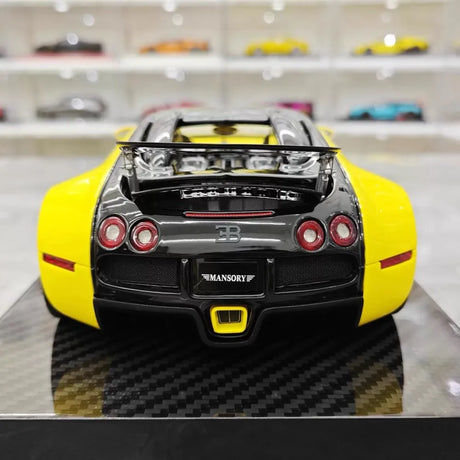 [Ultra Unique] 1:18 Bugatti 2005 Veyron Yellow Model Car Resin