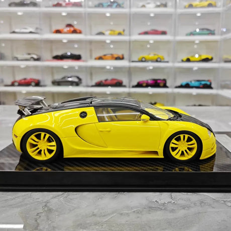 [Ultra Unique] 1:18 Bugatti 2005 Veyron Yellow Model Car Resin