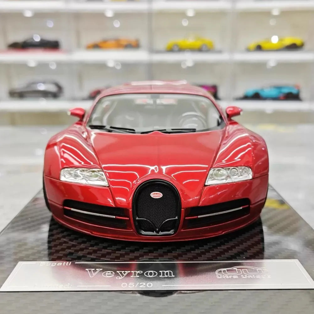 [Ultra Unique] 1:18 Bugatti 2005 Veyron Red Model Car Resin