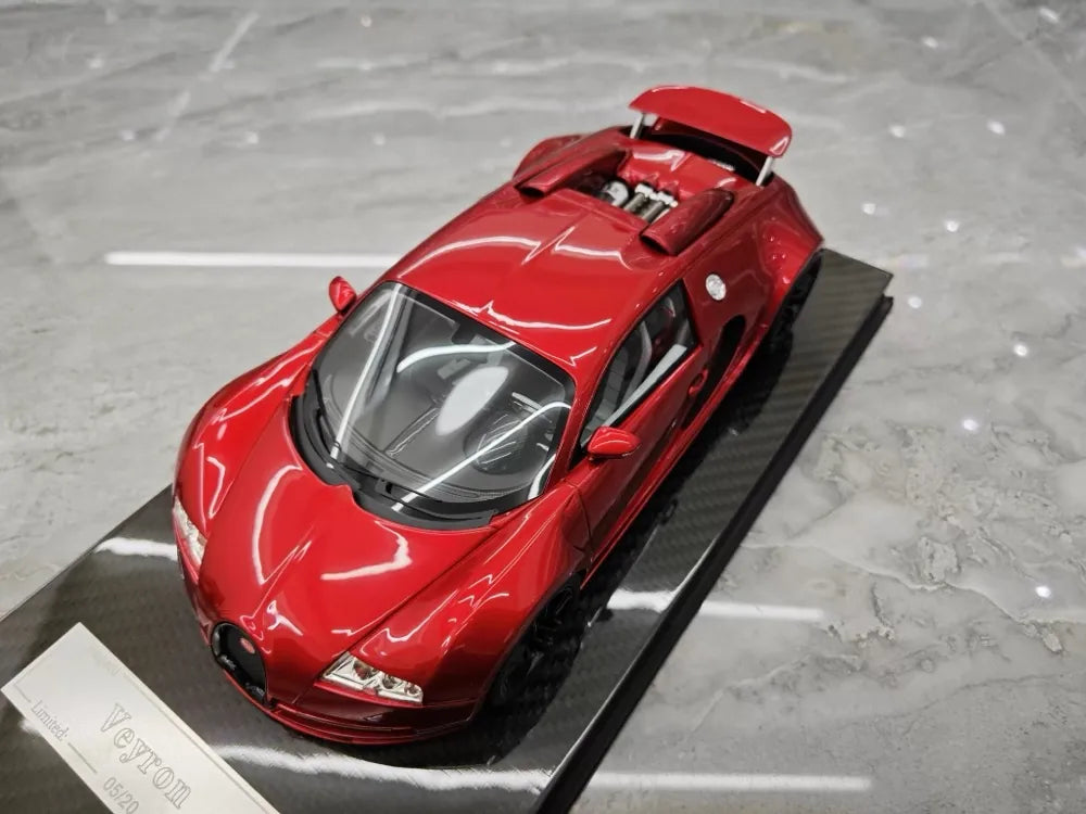 [Ultra Unique] 1:18 Bugatti 2005 Veyron Red Model Car Resin