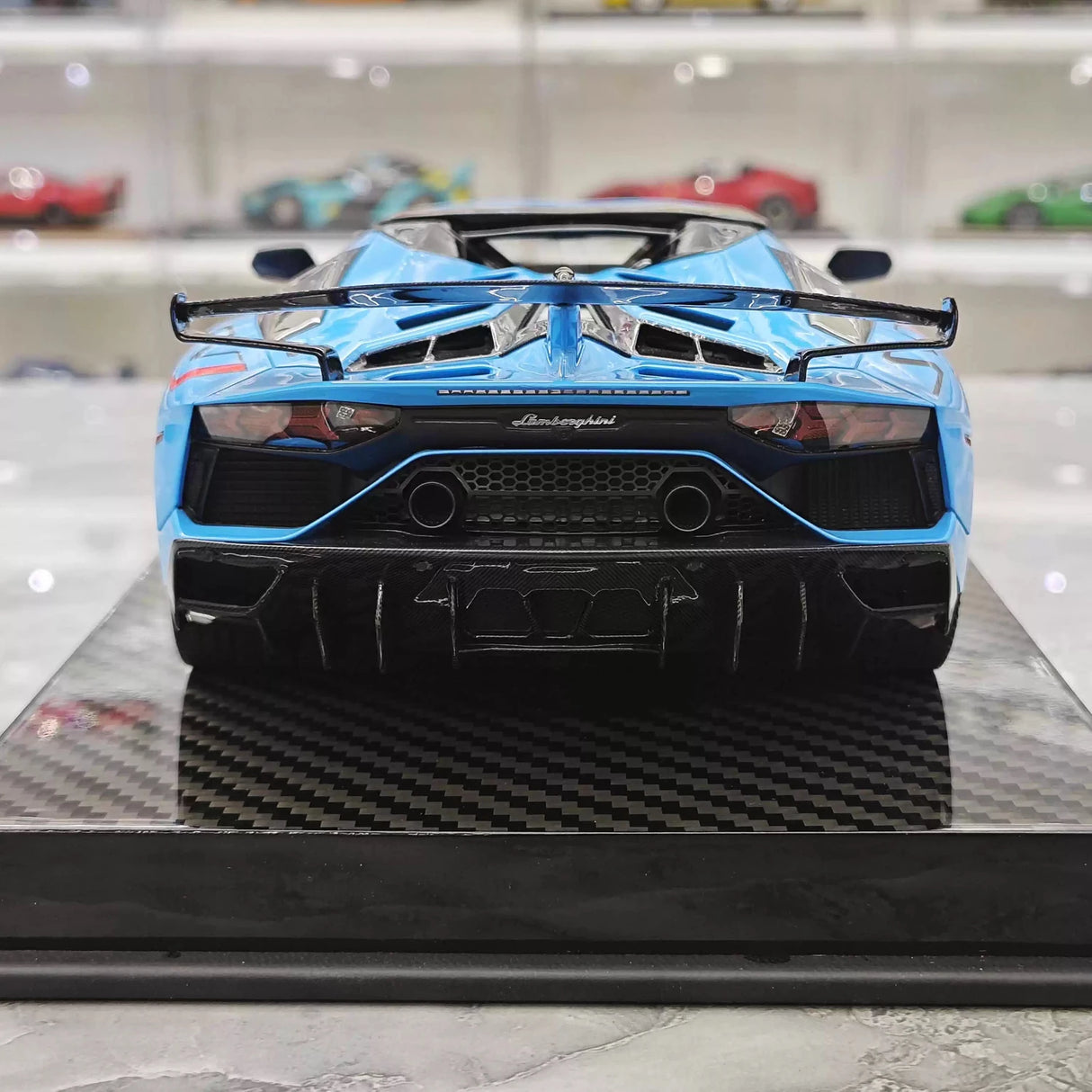 Ultra Unique Lamborghini 2019 Aventador SVJ Cyan 1:18 – Verzamelbare Resin Modelresin Hars