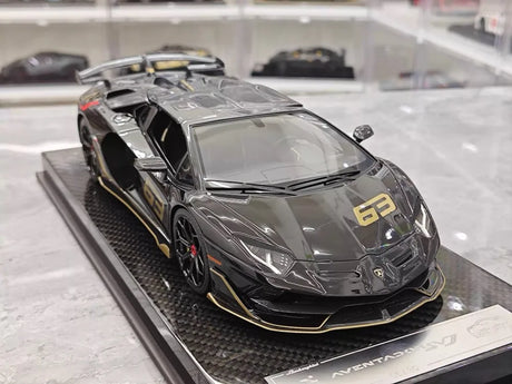 [Ultra Unique] 1:18 Lamborghini 2019 Aventador SVJ Coupe Black Model Car Resin