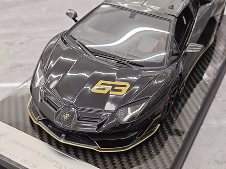 [Ultra Unique] 1:18 Lamborghini 2019 Aventador SVJ Coupe Black Model Car Resin